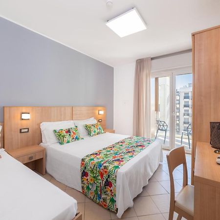 Appartamenti Smart A 30M Da Viale Dante E 100M Dal Mare Riccione Bagian luar foto