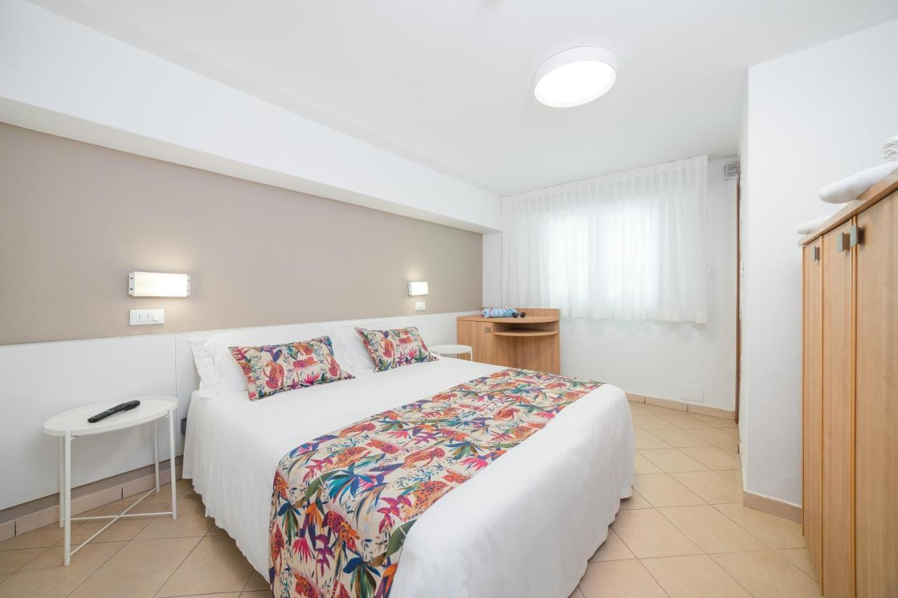 Appartamenti Smart A 30M Da Viale Dante E 100M Dal Mare Riccione Bagian luar foto